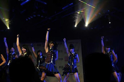 JKT48 Team J dan Trainee Berpadu di "Sakura No Shiori"