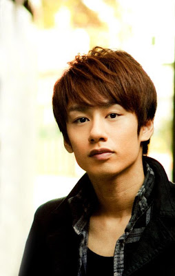 Nakamaru Yuichi anggota KAT-TUN Lulus dari Universitas Waseda