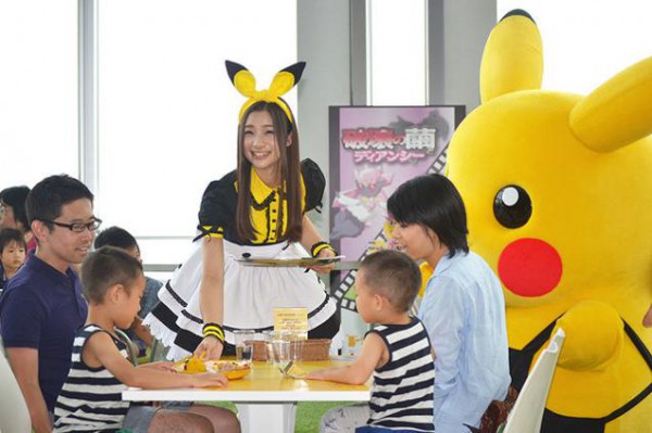 Rika Adachi Maid Cafe Pikachu 3