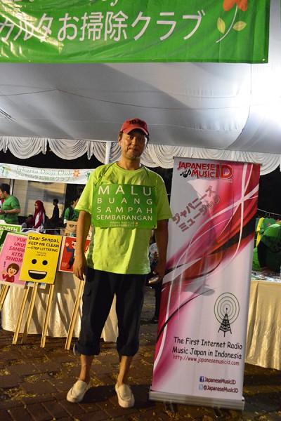 Founder Jakarta Osoji Club "Tsuyoshi Ashida" dengan Banner Japanese Music ID