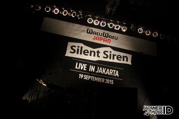 SilentSiren_live_in_jkt2015_05