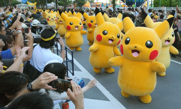 Wah! Ratusan Pikachu Turun ke Jalan