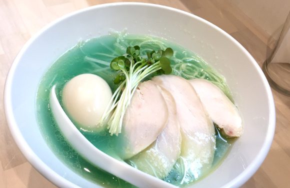 Wah! Ada Ramen Berwarna Biru di Tokyo