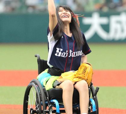 Intip Semangat Igari Tomoka “Kamen Joshi” Melakukan ‘Pitching’ pada Pertandingan Baseball