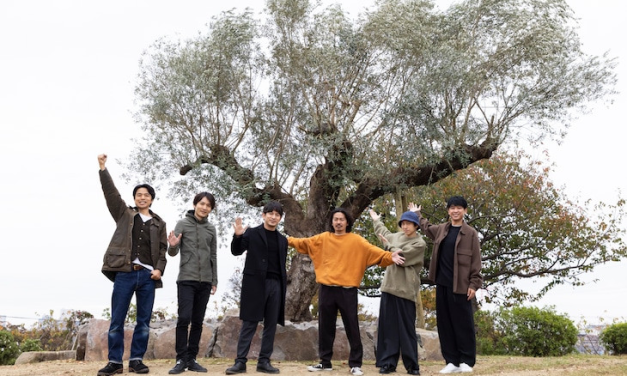 V6 Menyumbangkan Pohon Zaitun Kepada Taman Nagisa