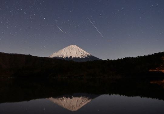 Ada Pemandangan Indah ‘Bintang Jatuh’ di Sekitar Gunung Fuji